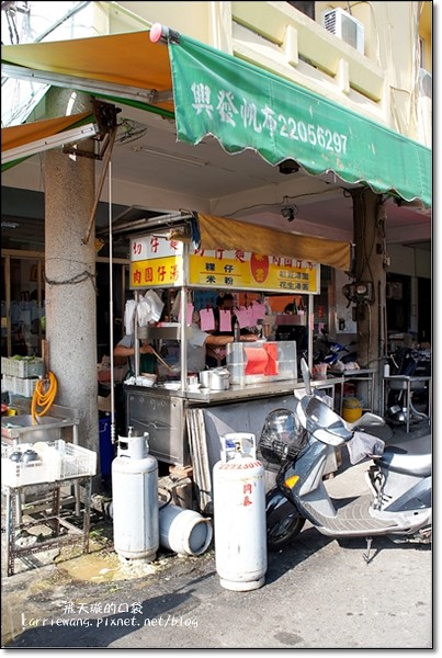 【台中第五市場】必吃小吃美食推薦導覽。味香湯圓之家+陳記蚵仔麵線+太空紅茶冰+阿義紅茶冰+鹿港嘉慶麵線糊+游記潤餅+樂群街蚵仔粥+樂群街冷凍芋 @飛天璇的口袋