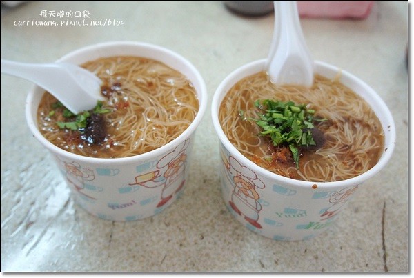 【台中第五市場】必吃小吃美食推薦導覽。味香湯圓之家+陳記蚵仔麵線+太空紅茶冰+阿義紅茶冰+鹿港嘉慶麵線糊+游記潤餅+樂群街蚵仔粥+樂群街冷凍芋 @飛天璇的口袋