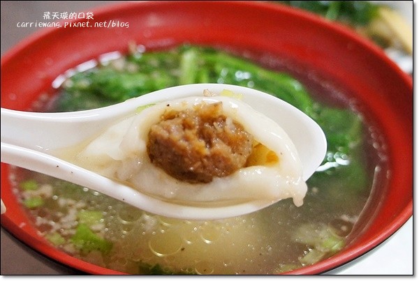 【台中第五市場】必吃小吃美食推薦導覽。味香湯圓之家+陳記蚵仔麵線+太空紅茶冰+阿義紅茶冰+鹿港嘉慶麵線糊+游記潤餅+樂群街蚵仔粥+樂群街冷凍芋 @飛天璇的口袋