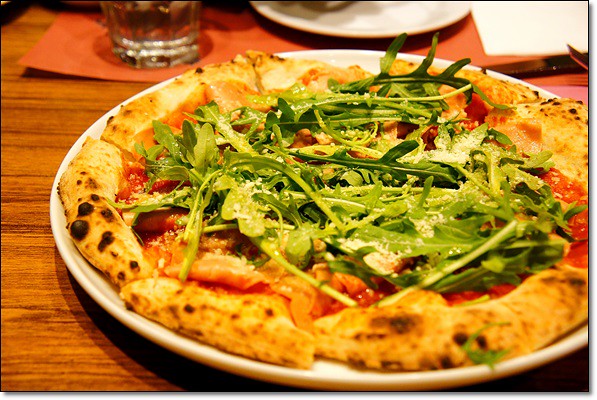 K2小蝸牛廚房。拿坡里AVPN機構認證的披薩,再訪尋找記憶中的味道 @飛天璇的口袋