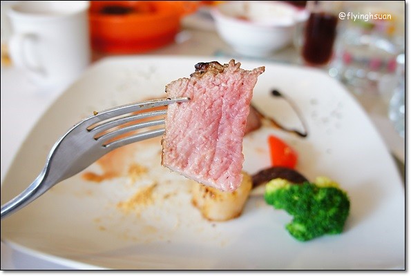 【台中牛排餐廳】日盛牛排館(日盛牛肉)。澳洲來的牛肉,很台式的牛排館 @飛天璇的口袋