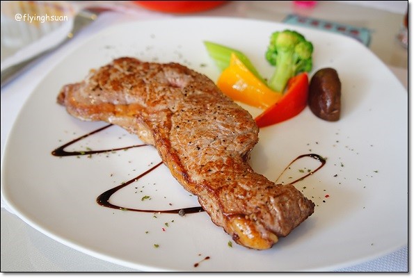 【台中牛排餐廳】日盛牛排館(日盛牛肉)。澳洲來的牛肉,很台式的牛排館 @飛天璇的口袋