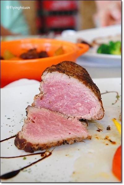 【台中牛排餐廳】日盛牛排館(日盛牛肉)。澳洲來的牛肉,很台式的牛排館 @飛天璇的口袋