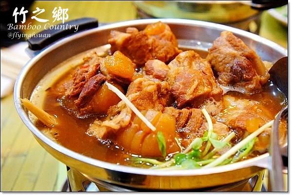 竹之鄉風味餐廳|2022米其林入選,香酥芋頭鴨最推薦,紅燒耎骨也好吃 @飛天璇的口袋