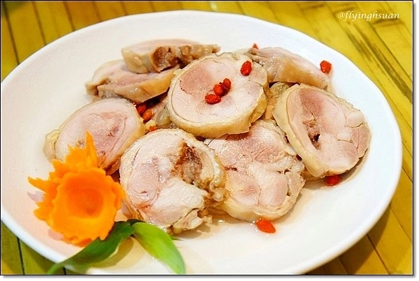 竹之鄉風味餐廳|2022米其林入選,香酥芋頭鴨最推薦,紅燒耎骨也好吃 @飛天璇的口袋