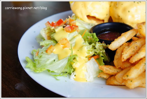 布娜飛比利時啤酒餐廳.Bravo Beer:台中車站商圈美食,早午餐賣到宵夜場 @飛天璇的口袋