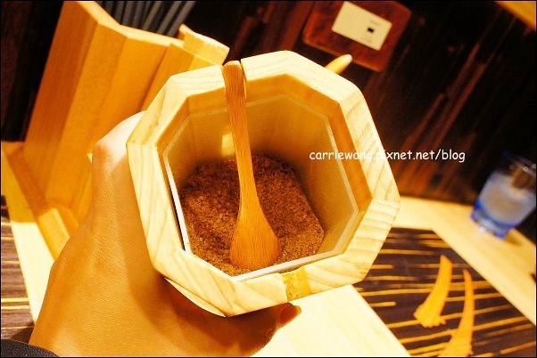 【台中拉麵推薦】麵屋虎徹。日式拉麵進駐逢甲商圈,自動販賣機點餐服務,日本魂飄著微微的台灣味 @飛天璇的口袋