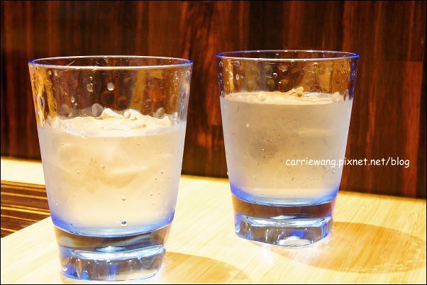 【台中拉麵推薦】麵屋虎徹。日式拉麵進駐逢甲商圈,自動販賣機點餐服務,日本魂飄著微微的台灣味 @飛天璇的口袋