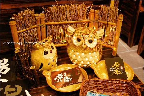 【台中拉麵推薦】麵屋虎徹。日式拉麵進駐逢甲商圈,自動販賣機點餐服務,日本魂飄著微微的台灣味 @飛天璇的口袋