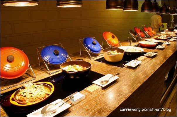 【台中百匯餐廳】金典酒店栢麗廳龍蝦吃到飽。龍蝦吃到飽真的是騙人的,因為我吃到快吐了! @飛天璇的口袋