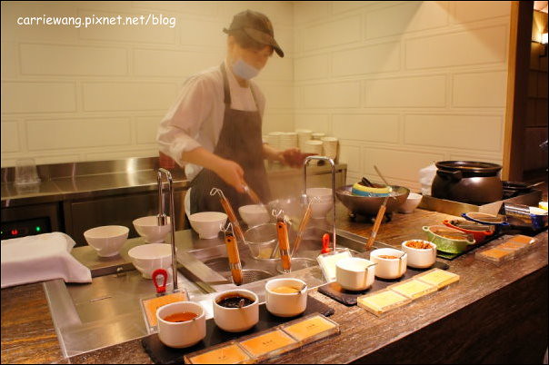 【台中百匯餐廳】金典酒店栢麗廳龍蝦吃到飽。龍蝦吃到飽真的是騙人的,因為我吃到快吐了! @飛天璇的口袋