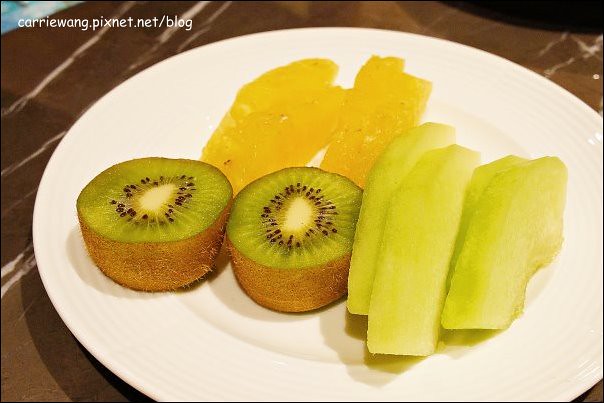 【台中百匯餐廳】金典酒店栢麗廳龍蝦吃到飽。龍蝦吃到飽真的是騙人的,因為我吃到快吐了! @飛天璇的口袋