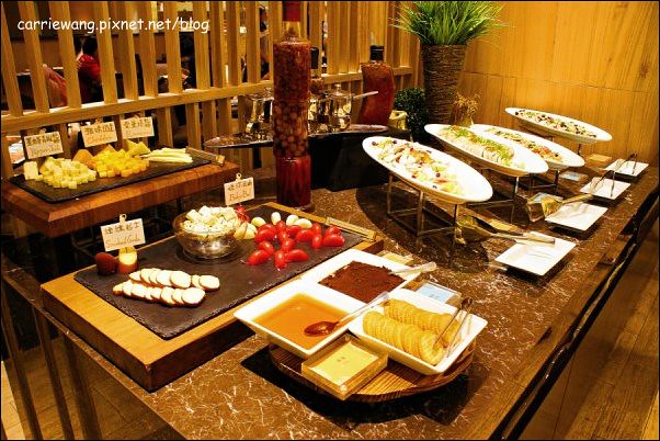 【台中百匯餐廳】金典酒店栢麗廳龍蝦吃到飽。龍蝦吃到飽真的是騙人的,因為我吃到快吐了! @飛天璇的口袋