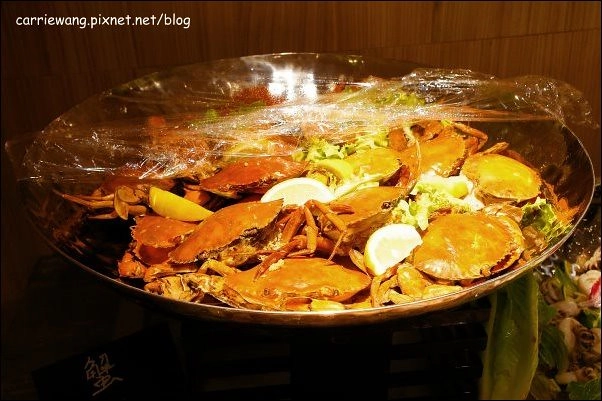 【台中百匯餐廳】金典酒店栢麗廳龍蝦吃到飽。龍蝦吃到飽真的是騙人的,因為我吃到快吐了! @飛天璇的口袋