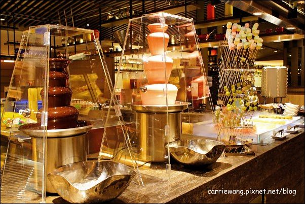 【台中百匯餐廳】金典酒店栢麗廳龍蝦吃到飽。龍蝦吃到飽真的是騙人的,因為我吃到快吐了! @飛天璇的口袋