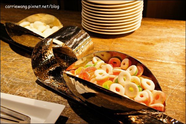 【台中百匯餐廳】金典酒店栢麗廳龍蝦吃到飽。龍蝦吃到飽真的是騙人的,因為我吃到快吐了! @飛天璇的口袋