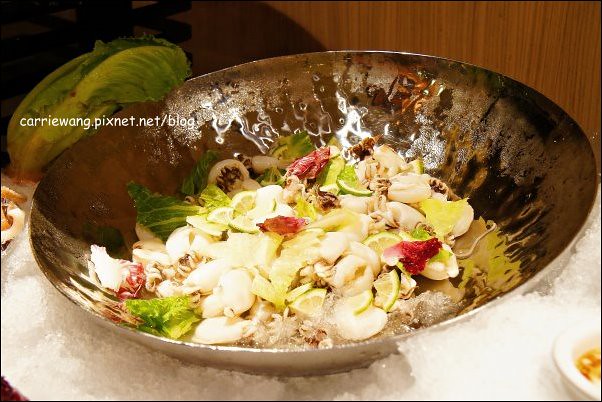 【台中百匯餐廳】金典酒店栢麗廳龍蝦吃到飽。龍蝦吃到飽真的是騙人的,因為我吃到快吐了! @飛天璇的口袋