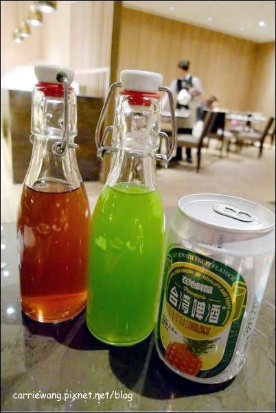 【台中百匯餐廳】金典酒店栢麗廳龍蝦吃到飽。龍蝦吃到飽真的是騙人的,因為我吃到快吐了! @飛天璇的口袋