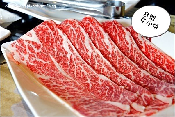 【台中火鍋推薦】嗆頂級麻辣鴛鴦火鍋。頂級帝王蟹/天使蝦/鮑魚吃到飽,翹班來吃也值得,好吃推薦! @飛天璇的口袋