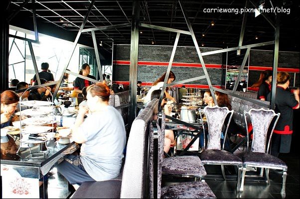 【台中火鍋推薦】嗆頂級麻辣鴛鴦火鍋。頂級帝王蟹/天使蝦/鮑魚吃到飽,翹班來吃也值得,好吃推薦! @飛天璇的口袋