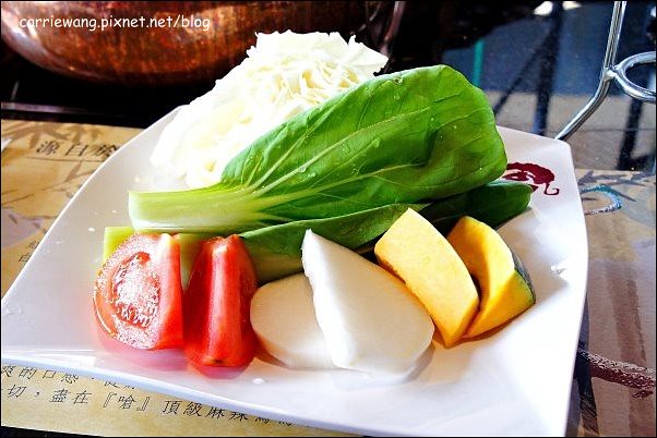 【台中火鍋推薦】嗆頂級麻辣鴛鴦火鍋。頂級帝王蟹/天使蝦/鮑魚吃到飽,翹班來吃也值得,好吃推薦! @飛天璇的口袋