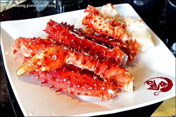 【台中火鍋推薦】嗆頂級麻辣鴛鴦火鍋。頂級帝王蟹/天使蝦/鮑魚吃到飽,翹班來吃也值得,好吃推薦! @飛天璇的口袋