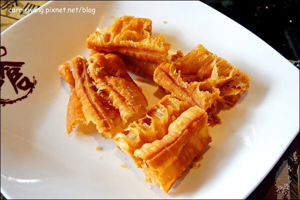 【台中火鍋推薦】嗆頂級麻辣鴛鴦火鍋。頂級帝王蟹/天使蝦/鮑魚吃到飽,翹班來吃也值得,好吃推薦! @飛天璇的口袋