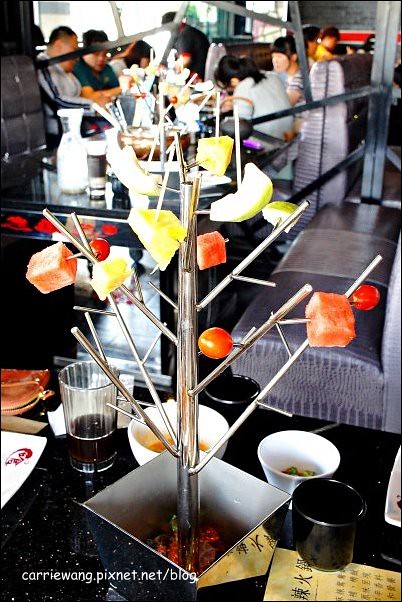 【台中火鍋推薦】嗆頂級麻辣鴛鴦火鍋。頂級帝王蟹/天使蝦/鮑魚吃到飽,翹班來吃也值得,好吃推薦! @飛天璇的口袋