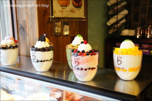 【台中下午茶】Caffé bene。韓國第一連鎖品牌咖啡館進駐台中,環境寬敞舒服,刨冰很吸睛(4/22開始試賣,5/6正式開幕) @飛天璇的口袋