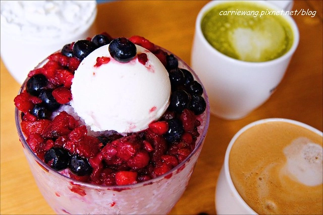 【台中下午茶】Caffé bene。韓國第一連鎖品牌咖啡館進駐台中,環境寬敞舒服,刨冰很吸睛(4/22開始試賣,5/6正式開幕) @飛天璇的口袋