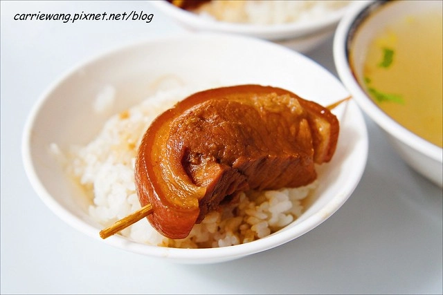 彰化美食|阿泉爌肉飯.台灣500碗推薦,彰化爌肉飯霸主 @飛天璇的口袋