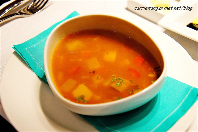 【台中美食推薦】金典鐵板燒。牛肉還不錯吃,只是變化性不大,用餐券的話比較划算~ @飛天璇的口袋