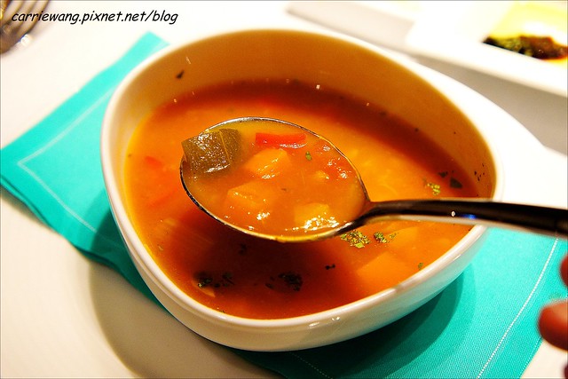 【台中美食推薦】金典鐵板燒。牛肉還不錯吃,只是變化性不大,用餐券的話比較划算~ @飛天璇的口袋