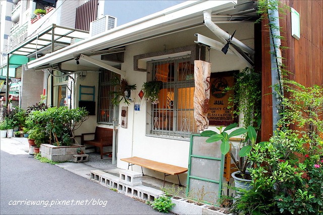 【台中下午茶推薦】5春咖啡。老宅新思維,只賣單品咖啡還有手作甜點,個性老闆傳遞簡單溫度 @飛天璇的口袋