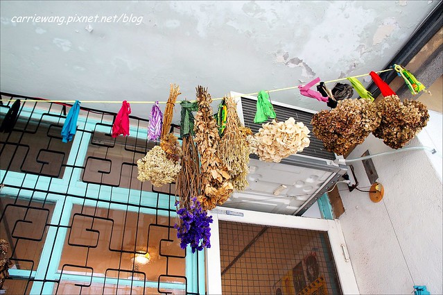 【台中下午茶】貪吃鬼(食いしん坊)。老宅改建的餐廳,座落在隱敝的巷弄間,裡面有濃濃的雜貨風,還有提供限量手作甜點 @飛天璇的口袋