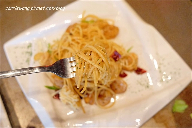 【台中異國料理】帽子南義料理啤酒餐廳.Tapa Loca。正宗義式風味餐廳,啤酒高達120多種,一起來瘋世足吧! @飛天璇的口袋