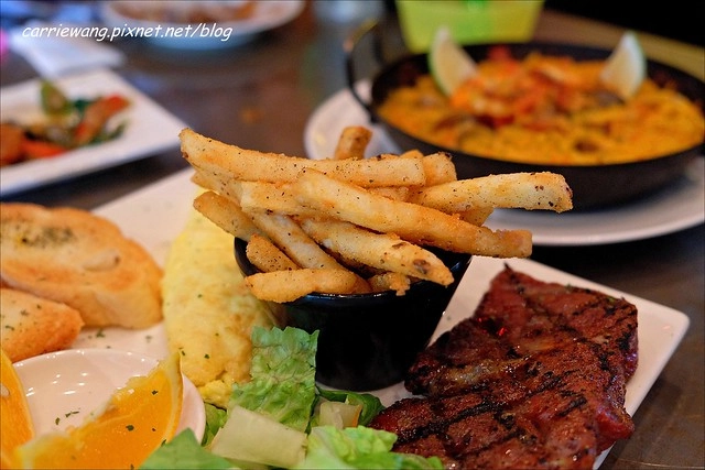 【台中異國料理】帽子南義料理啤酒餐廳.Tapa Loca。正宗義式風味餐廳,啤酒高達120多種,一起來瘋世足吧! @飛天璇的口袋