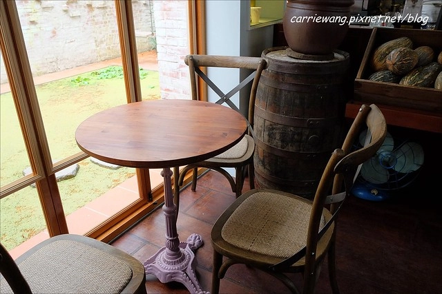 Buka這一隻熊:台中的世外桃源,外拍的好地方,旁邊還有雜貨店 @飛天璇的口袋