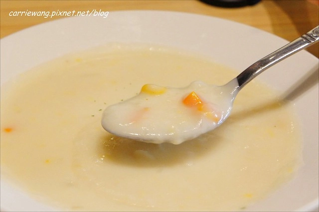 【台中義大利麵】菲淇士義式廚房.Lophil’s。一中商圈平價美食餐廳,但是不合我們味口 @飛天璇的口袋