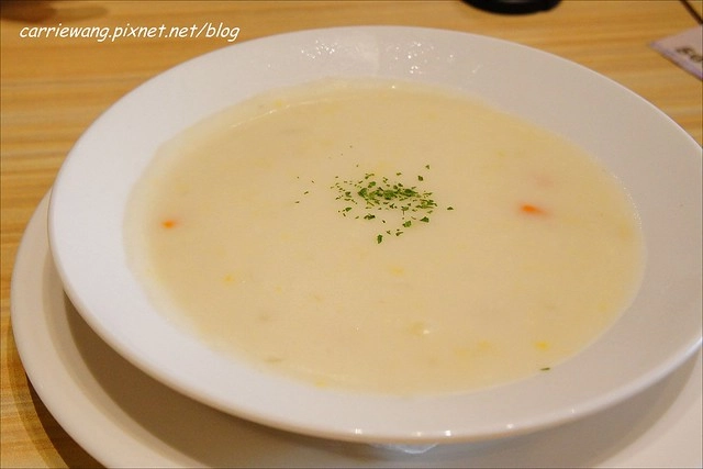 【台中義大利麵】菲淇士義式廚房.Lophil’s。一中商圈平價美食餐廳,但是不合我們味口 @飛天璇的口袋