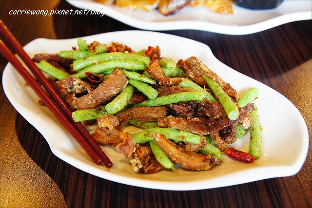 窯滾天堂|北屯生態公園附近,有附屬停車場,窯滾蔥浪雞好吃 @飛天璇的口袋