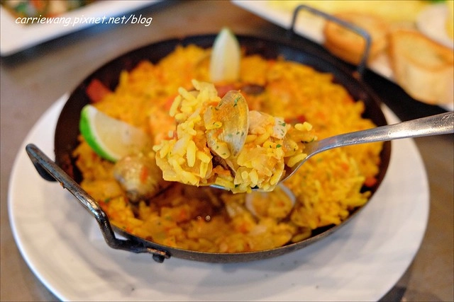 【台中異國料理】帽子南義料理啤酒餐廳.Tapa Loca。正宗義式風味餐廳,啤酒高達120多種,一起來瘋世足吧! @飛天璇的口袋