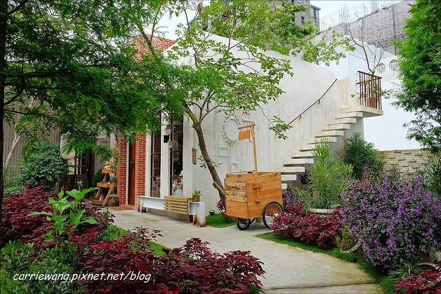 Buka這一隻熊:台中的世外桃源,外拍的好地方,旁邊還有雜貨店 @飛天璇的口袋