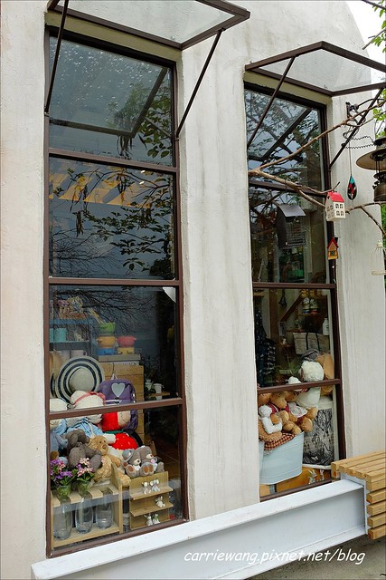 Buka這一隻熊:台中的世外桃源,外拍的好地方,旁邊還有雜貨店 @飛天璇的口袋