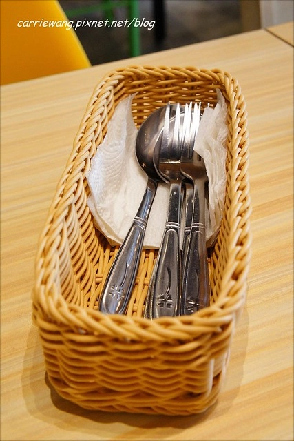 【台中義大利麵】菲淇士義式廚房.Lophil’s。一中商圈平價美食餐廳,但是不合我們味口 @飛天璇的口袋