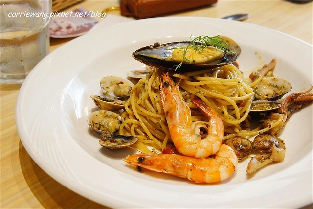 【台中義大利麵】菲淇士義式廚房.Lophil’s。一中商圈平價美食餐廳,但是不合我們味口 @飛天璇的口袋
