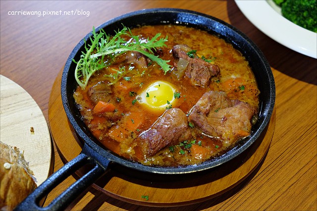 【台中早午餐.下午茶】豆子廚房.Doob2 Restaurant。滿滿兔子的豆子咖啡,逢甲三店餐點和環境質感都大大提升 @飛天璇的口袋