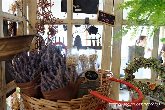 【台中下午茶】小戶人家雜貨專賣店/遇印點心坊。濃濃鄉村風的雜貨舖,還有手作甜點,品嚐午后的小確幸 @飛天璇的口袋