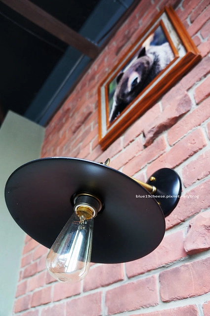 【台中下午茶】冰河咖啡.Glacier Coffee Roasters。很有北歐風情的咖啡館,環境寬敞舒適,使用有情門傢俱,甜點也不錯吃 @飛天璇的口袋