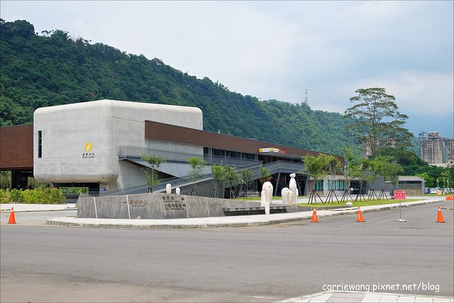 【嘉義旅遊景點】嘉義小吃美食一日遊懶人包推薦。焱鬼鍋燒專門店+仁義潭水庫+阿里山觸口遊客中心+天長地久橋+美可現打果汁+黑輪國小+玉山旅社咖啡+北門車站+蔡家綠豆湯+檜意森活村+櫻井家 @飛天璇的口袋